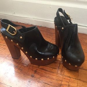 Women’s black heeled clogs